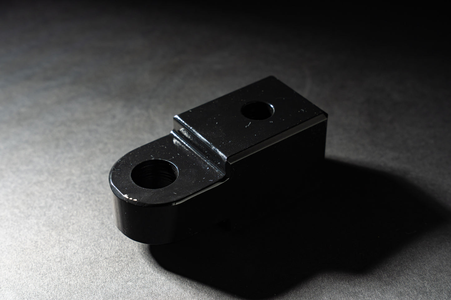 シャックルベース