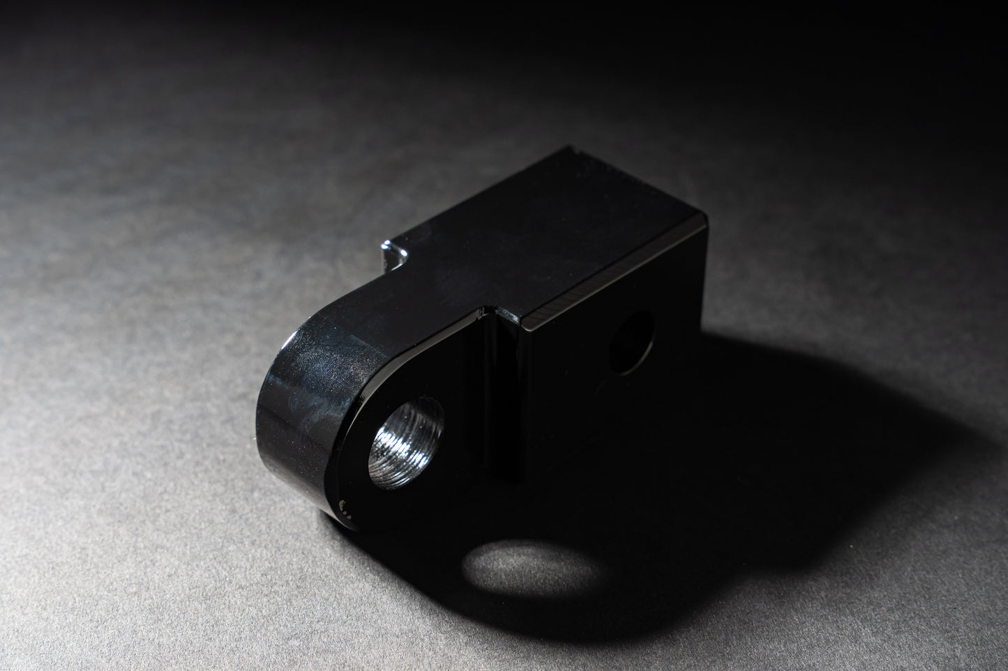 シャックルベース