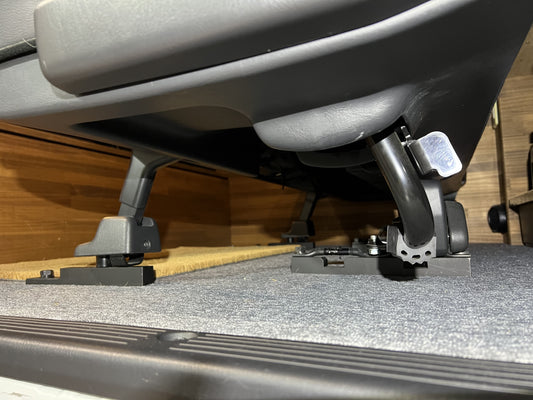 後部座席移設ブラケット